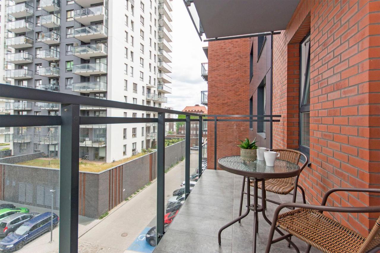 City Center - Walowa I Popieluszki By Apartmore Gdansk Exterior photo