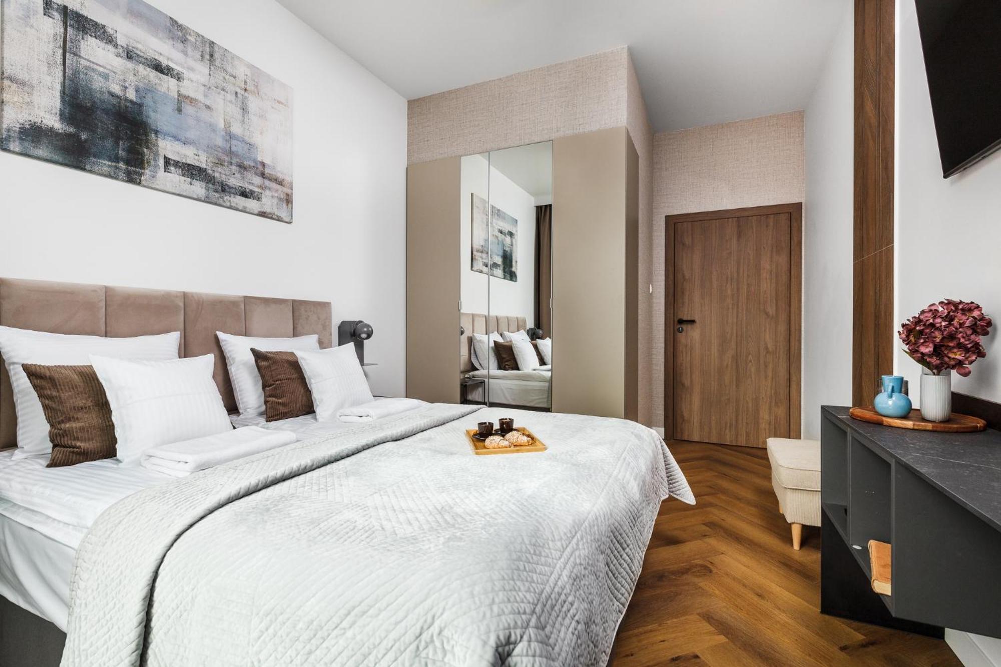City Center - Walowa I Popieluszki By Apartmore Gdansk Exterior photo
